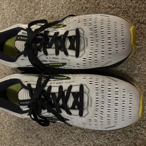 Brooks Ghost 13 Women's Running Shoes - Gray and Neon Green - Picture 5 of 9